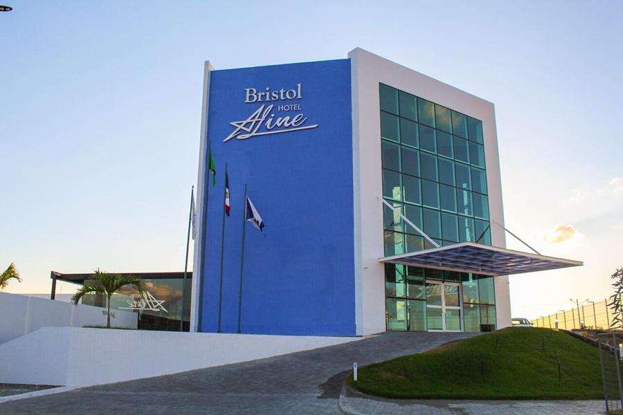 Bristol Aline Delmiro Gouveia Exterior foto
